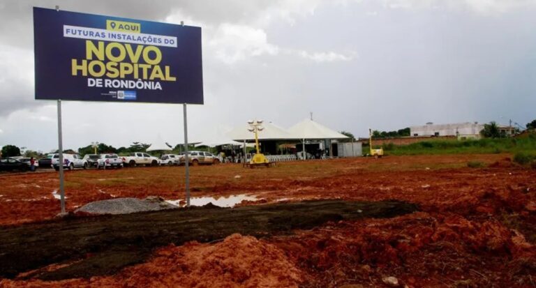 Cláudia de Jesus solicita esclarecimentos sobre suspensão da construção do Heuro