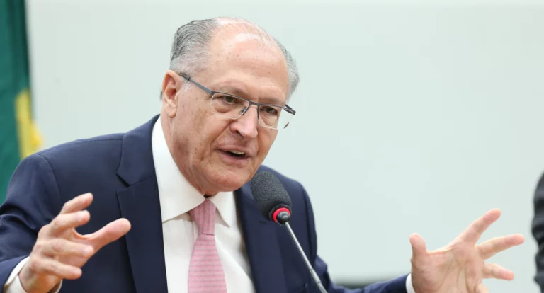 Meta fiscal de 2024 está em discussão e não foi definida, diz Alckmin