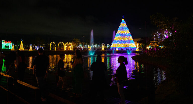 Porto Velho já vive o clima de Natal com muitas luzes, colorido e atrações para a população