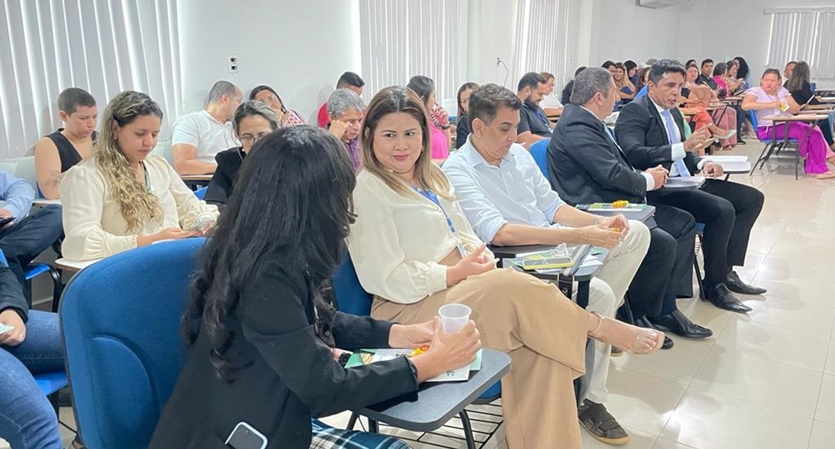 Palestra debate sobre saúde mental, prevenção e combate ao assédio moral e sexual no ambiente de trabalho