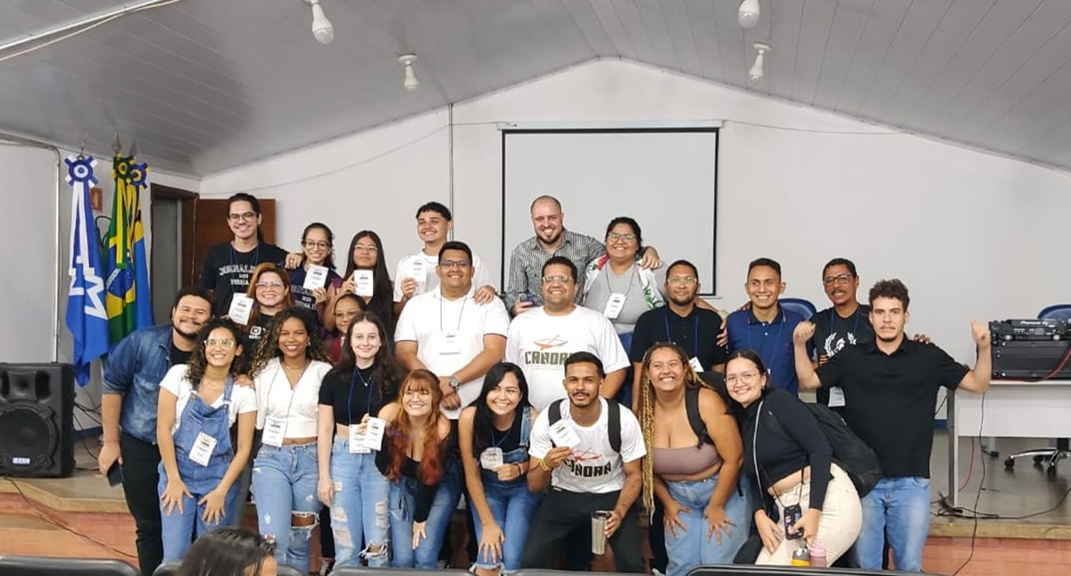 Estudantes de Jornalismo da Unir celebram excelência de ensino no encerramento do II Canoar
