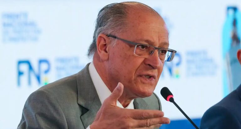 Alckmin defende nova proposta para desonerar folha de pagamento