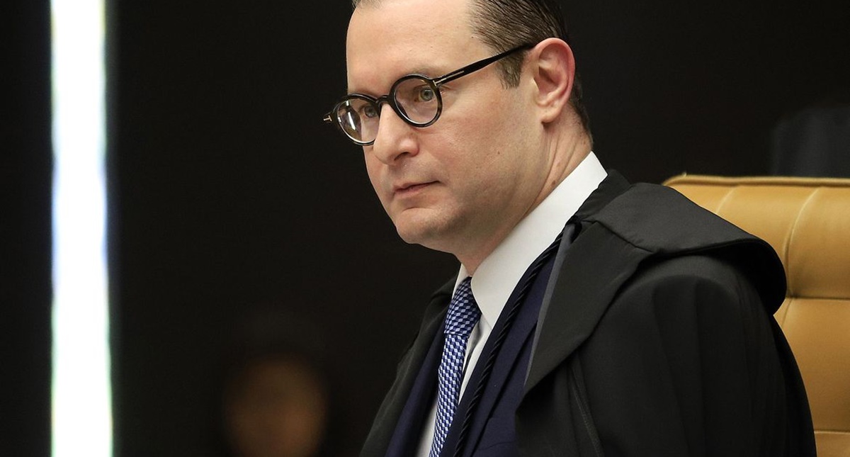 Zanin pede vista e suspende julgamento sobre FGTS no Supremo