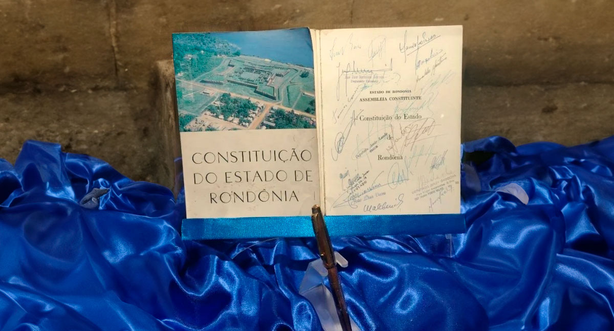 Deputados constituintes são homenageados durante comemorações dos 40 anos da Constituição Estadual - News Rondônia
