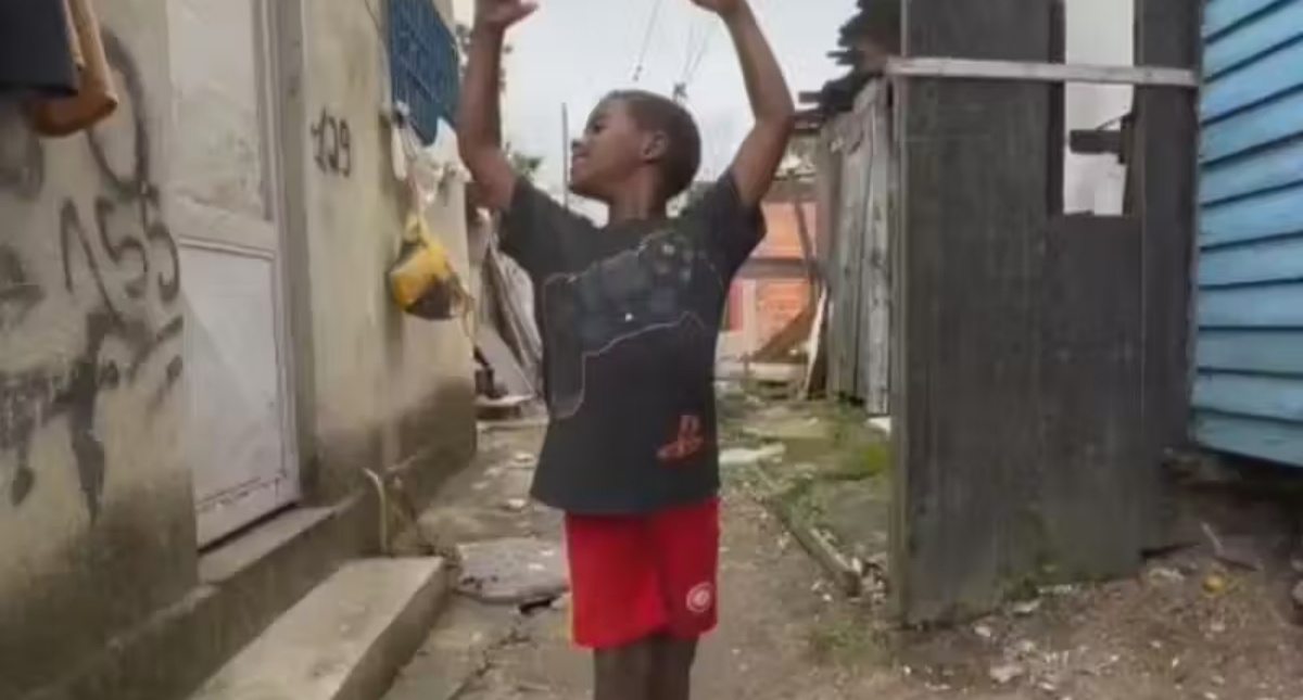 Garoto da Cidade de Deus ganha bolsa no Bolshoi: “tirar minha mãe daqui” - News Rondônia