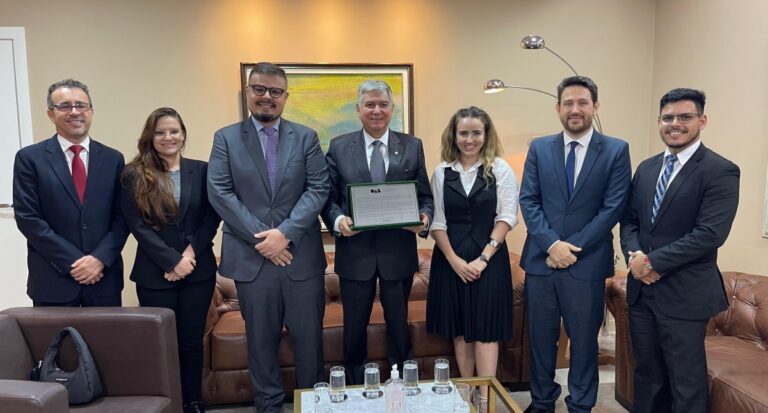 OABRO entrega moção de aplausos ao presidente do TJRO, desembargador Marcos Alaor - News Rondônia