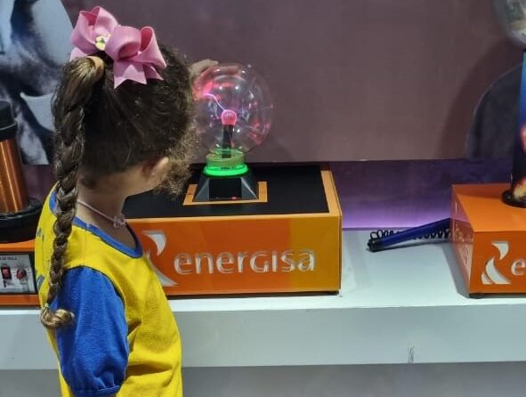 Cerca de 400 estudantes recebem informações do Projeto Nossa Energia