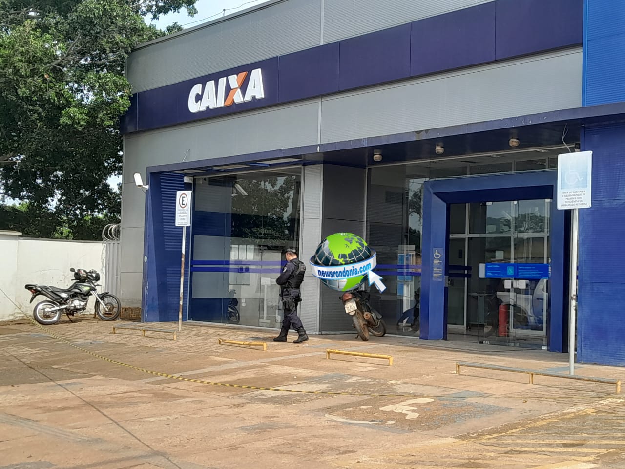 ARROMBAMENTO: Bandidos fazem buraco na parede e invadem agência da Caixa Econômica - News Rondônia