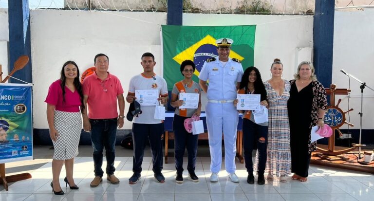 Deputada Dra. Taíssa participa da premiação do concurso de redação "Cisne Branco" em Guajará-Mirim