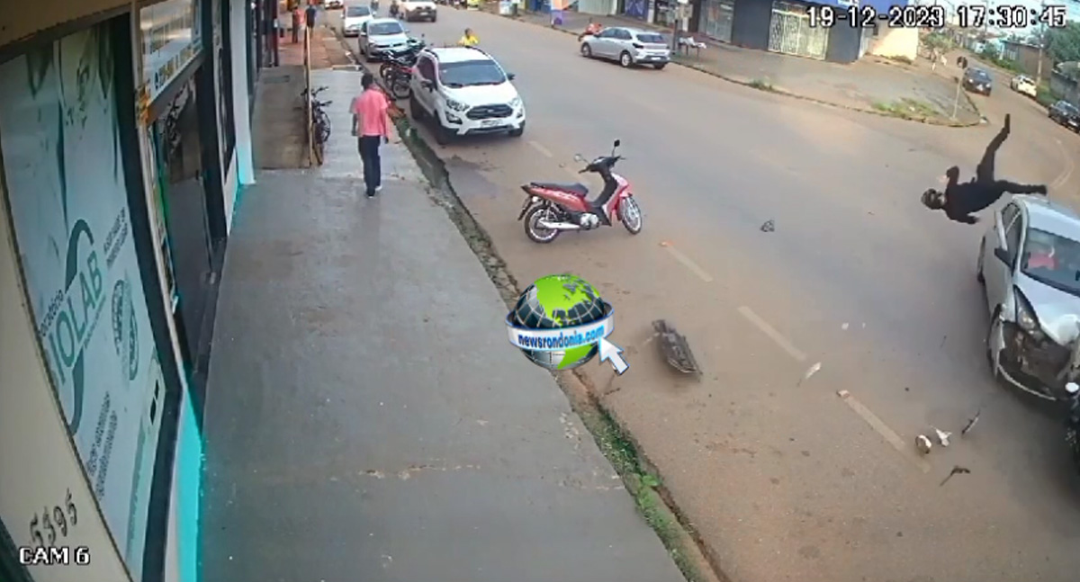 VÍDEO: Motociclista "voa" em batida com carro na Avenida Jatuarana