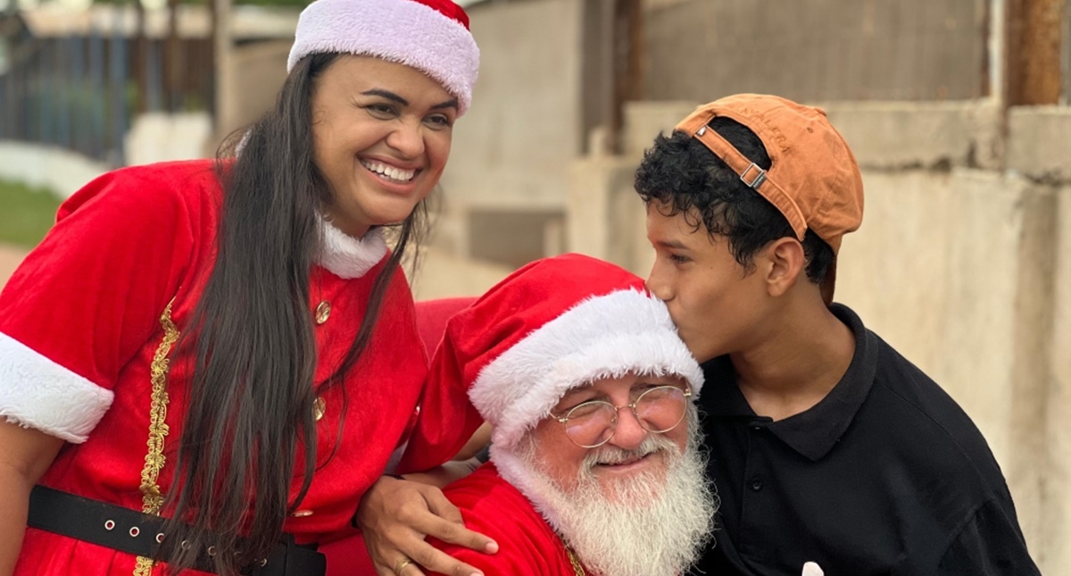 Deputada Dra Taíssa realiza ação social de Natal em bairros de Guajará-Mirim e distritos