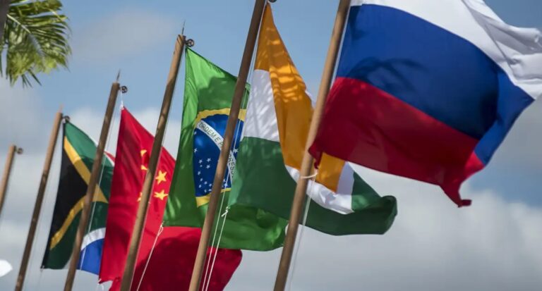 Milei anuncia que Argentina não participará do Brics