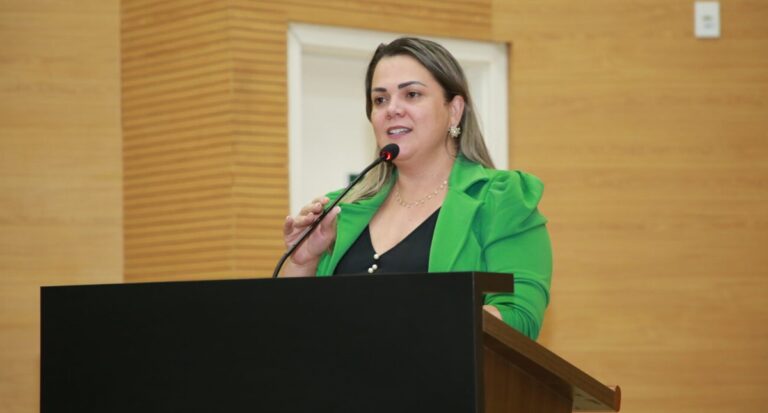 Cláudia de Jesus faz prestação de contas do mandato para sociedade