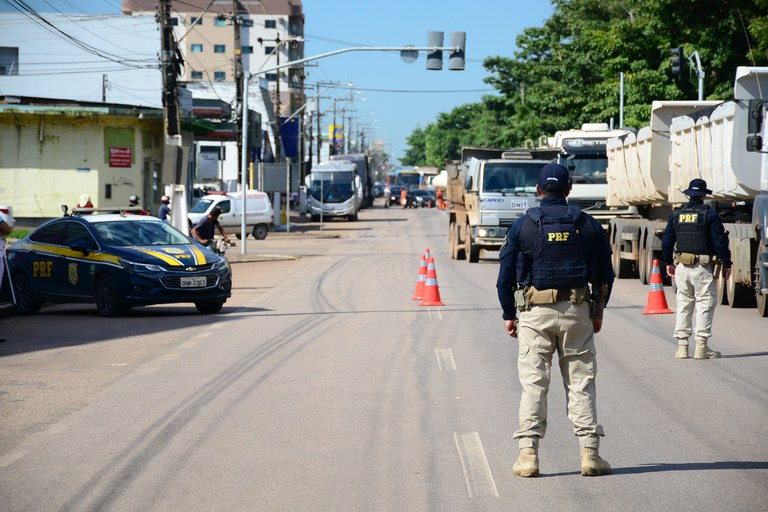 Em Rondônia, PRF registra três ocorrências criminais: dois veículos recuperados e um foragido detido