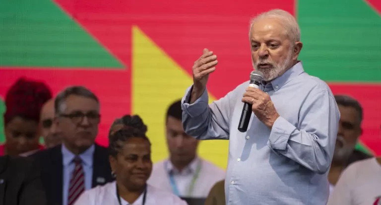 Lula diz que trabalhou em 2023 para que Brasil voltasse à normalidade