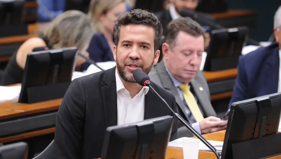 PGR pede ao STF abertura de inquérito para investigar Janones