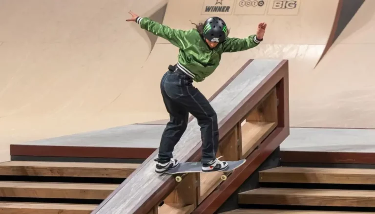 Rayssa Leal se classifica à final do Mundial de skate street no Japão