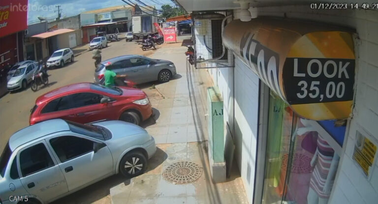 Ladrão furta moto em frente de loja na Jatuarana - Veja Vídeo