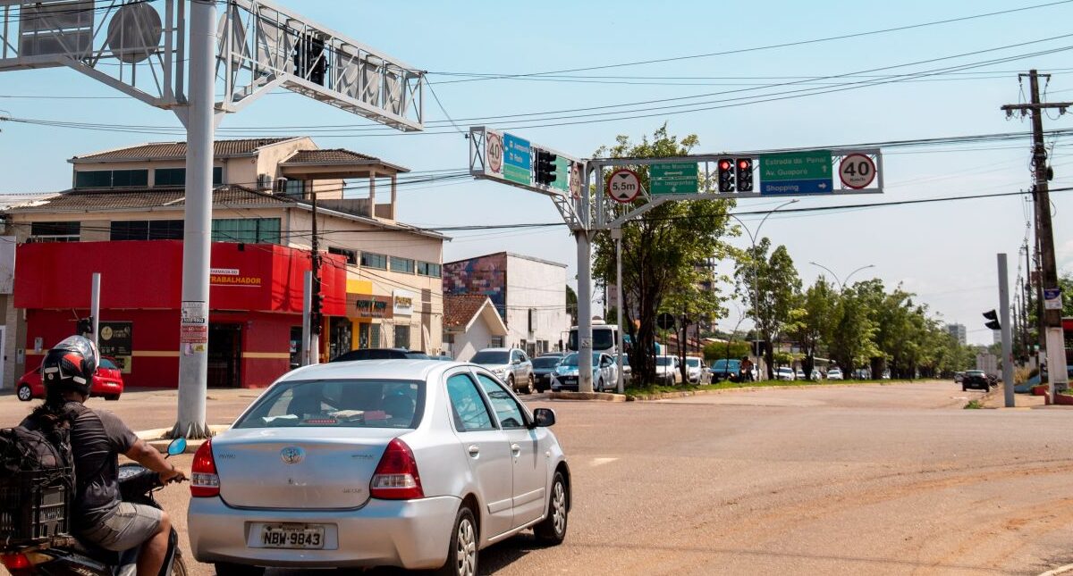Prefeitura inicia instalação de câmeras em semáforos, em convênio com Detran