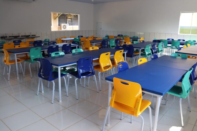Estudantes da Vila de Bandeira Branca recebem novo refeitório na Escola Estadual Apolônia Rossi Javarini, em Presidente Médici