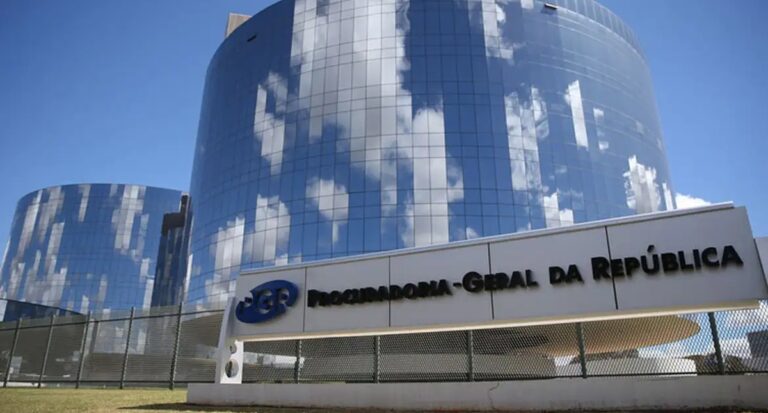 PGR insiste para que Meta entregue vídeo postado por Bolsonaro