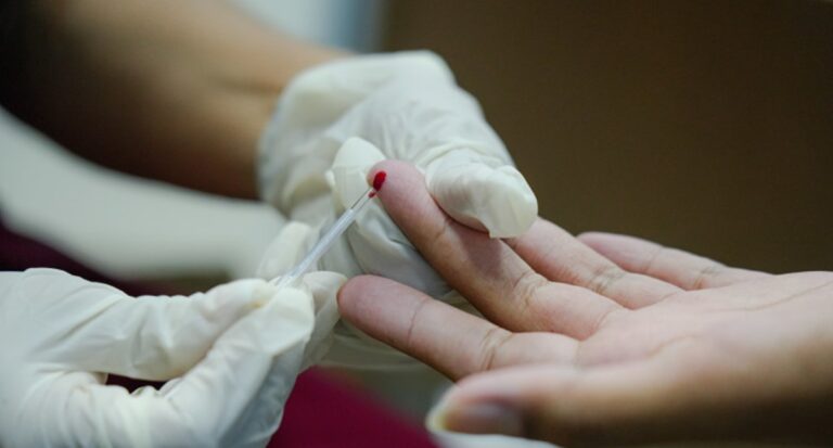 Prefeitura intensifica ações de combate ao HIV através da campanha Dezembro Vermelho