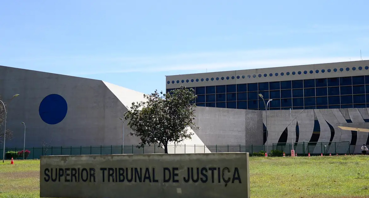 Plano de saúde tem que cobrir cirurgia de mudança de sexo, decide STJ