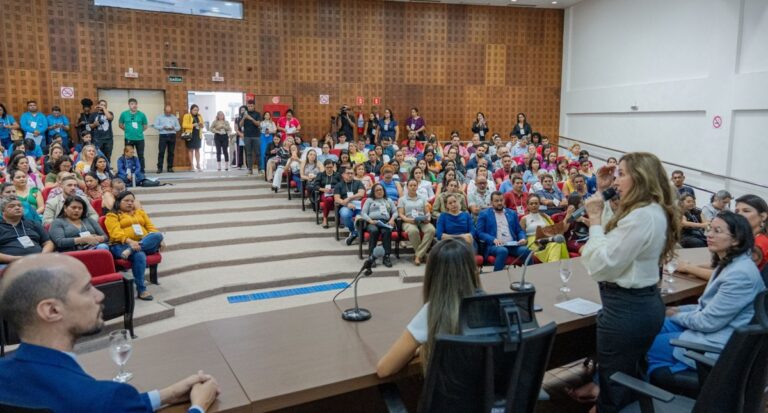 Combate ao assédio e discriminação no ambiente de trabalho é debatido em evento da Saúde