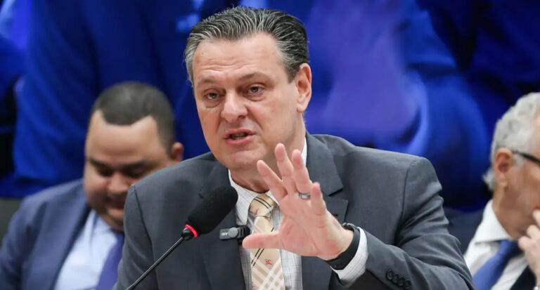 Ministro da Agricultura negocia mais R$ 500 milhões para seguro rural