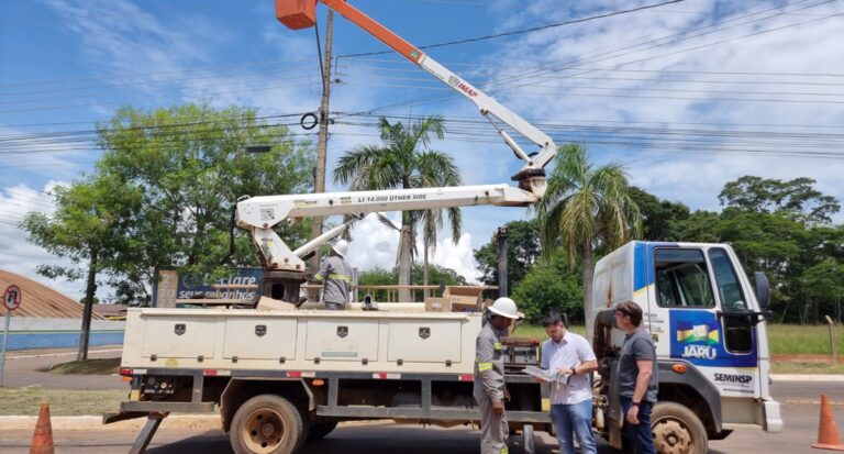 Prefeitura de Jaru de Jaru inicia instalação de mais duas mil lâmpadas de LED e amplia projeto de expansão de iluminação pública no município