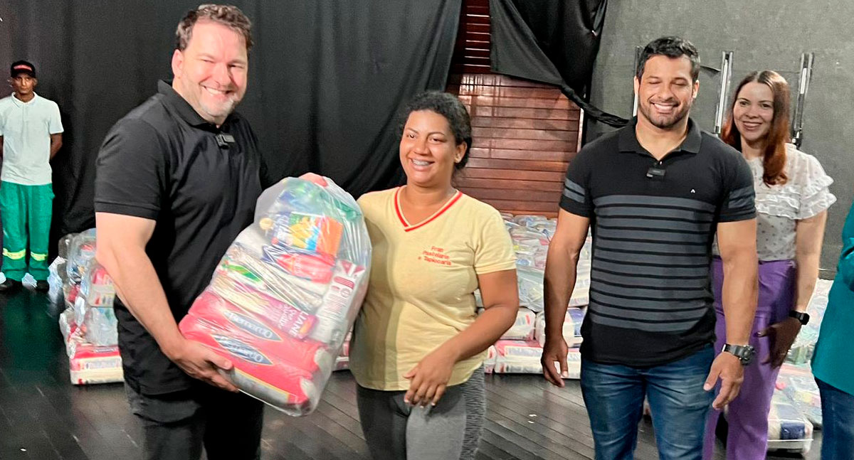 Alex Redano participa de entrega cestas básicas para população em situação de vulnerabilidade social - News Rondônia