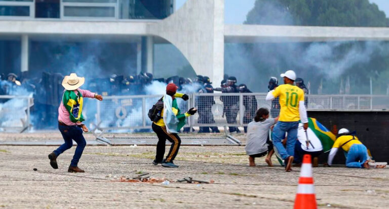 Transgressores da Pátria não merecem anistia - News Rondônia