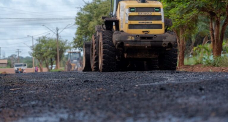 Bairro Pantanal recebe quase 3 quilômetros de asfalto