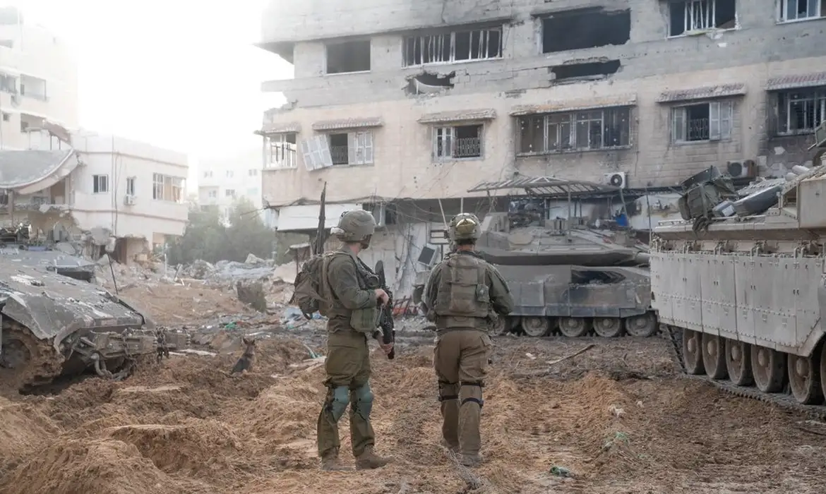 Forças israelenses dizem ter atingido 200 alvos do Hamas em Gaza