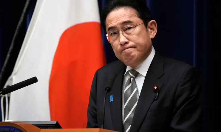 Ministros japoneses sob suspeita de fraude financeira pedem demissão