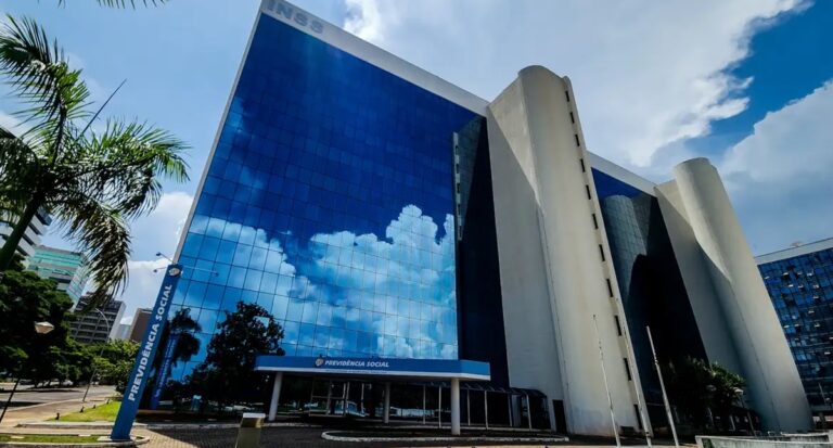 Benefícios do INSS acima do mínimo terão reajuste de 3,71%