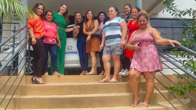 Deputada Gislaine Lebrinha entrega veículo à Casa de Apoio Nova Esperança em Cacoal