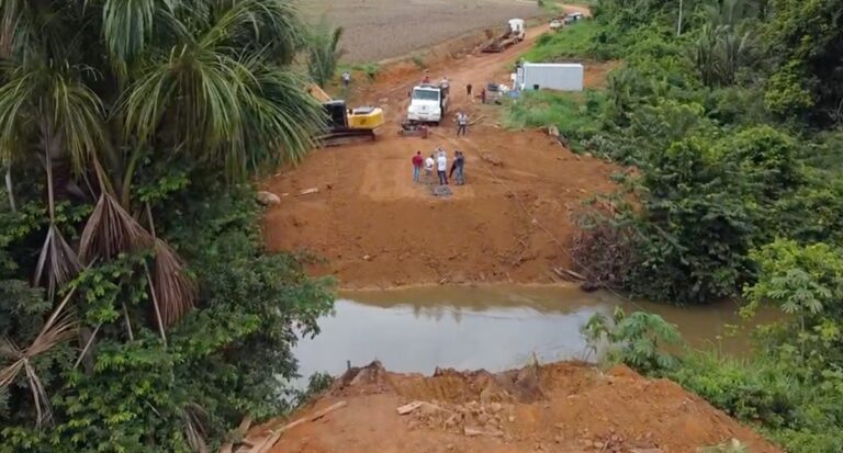 Deputado Pedro Fernandes anuncia construção de ponte na Linha 110 em Cujubim