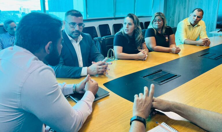 CARNAVAL 2024- Presidente da Banda, Siça Andrade, participa de reunião na Sesdec para alinhamento da Segurança Pública no desfile do bloco