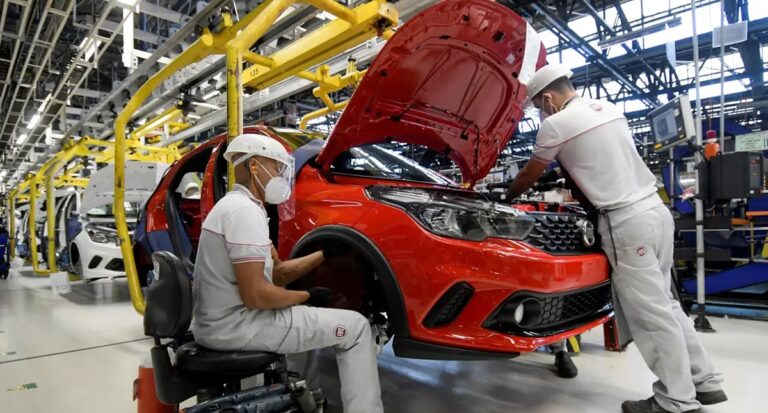 Venda de veículos cresce 12% em 2023, diz balanço da Fenabrave