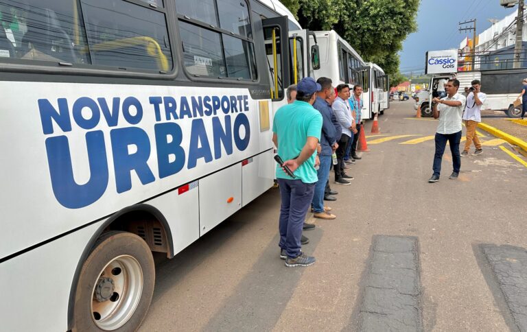 Deputado Cássio Gois destaca entrega de ônibus novos e tarifa zero em Cacoal