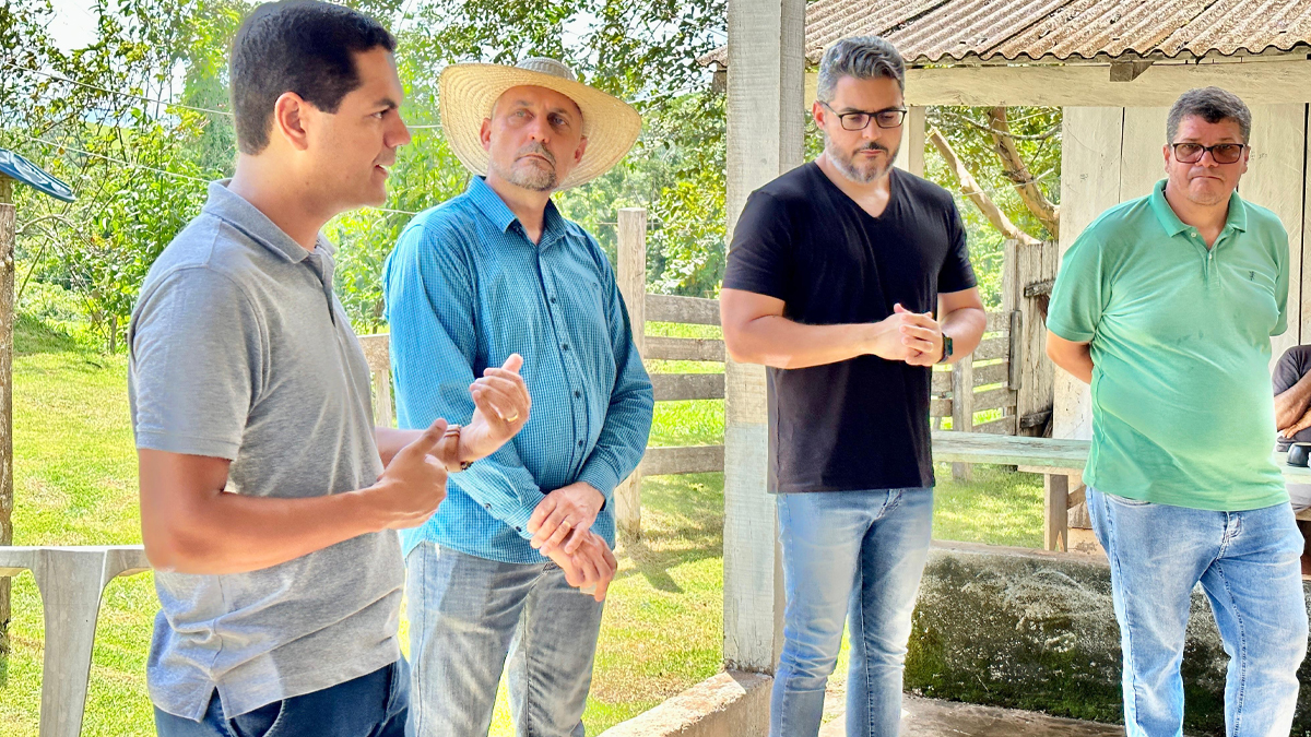 Deputados Cássio Gois e Thiago Flores caminham juntos em intensa agenda em Espigão D'Oeste - News Rondônia