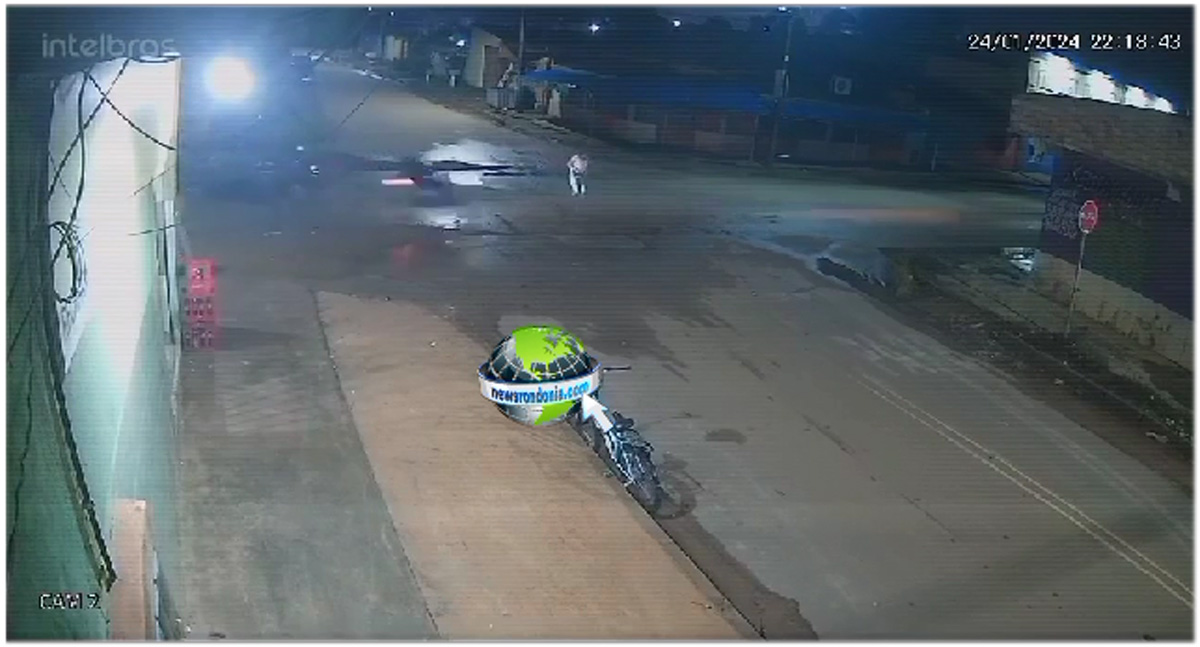VÍDEO: Câmera registra passageira de ônibus sendo atropelada por motoboy na zona leste