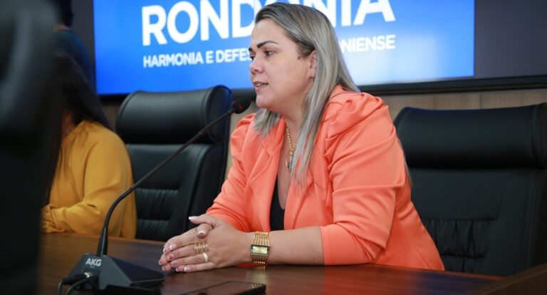 Cláudia de Jesus enfatiza avanços na Saúde e Educação em Rondônia