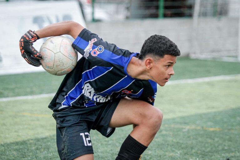 Gabriel Sadrak: Uma jornada de superação nos campos de Santa Catarina