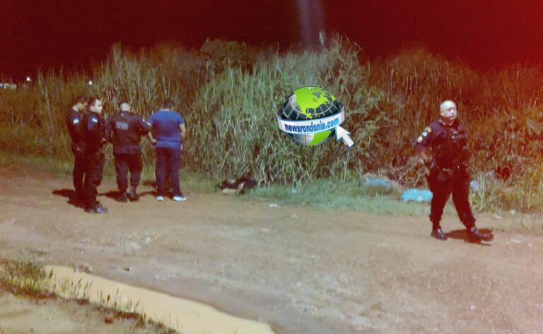 Homem é encontrado morto a tiros próximo de terreno baldio na zona leste