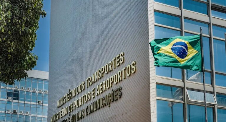 Guia orienta organizações sobre edital para rádios comunitárias