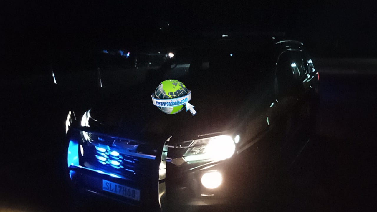 Urgente: Carro com três ocupantes capota após batida frontal na BR-319 - News Rondônia
