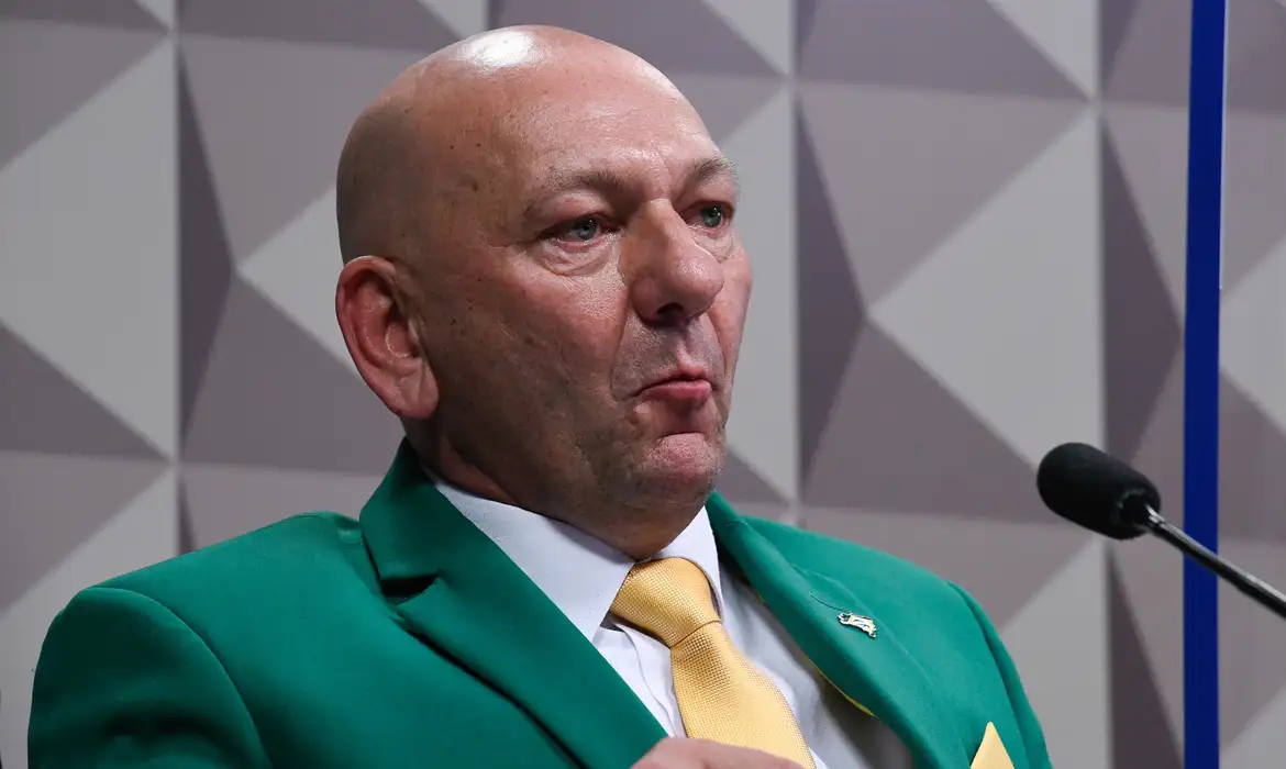 Hang é condenado a pagar R$ 85 mi por coagir empregados em eleição