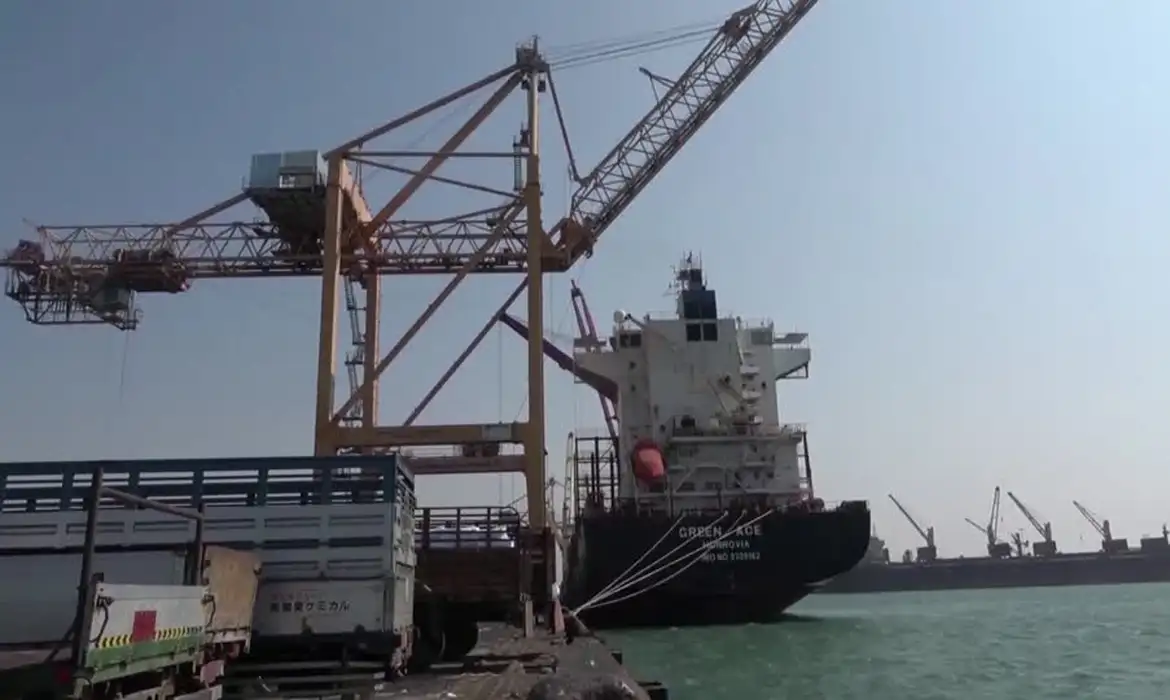 Vinte e um drones e mísseis são abatidos em ataque no Mar Vermelho